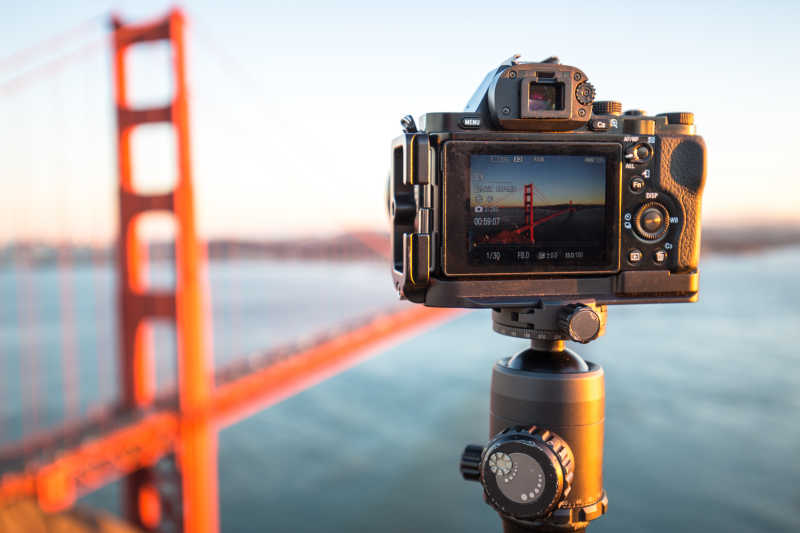 拍摄金门大桥的相机