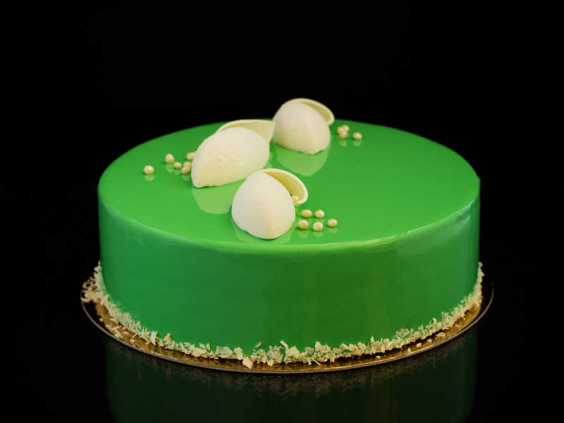 精巧的绿色蛋糕