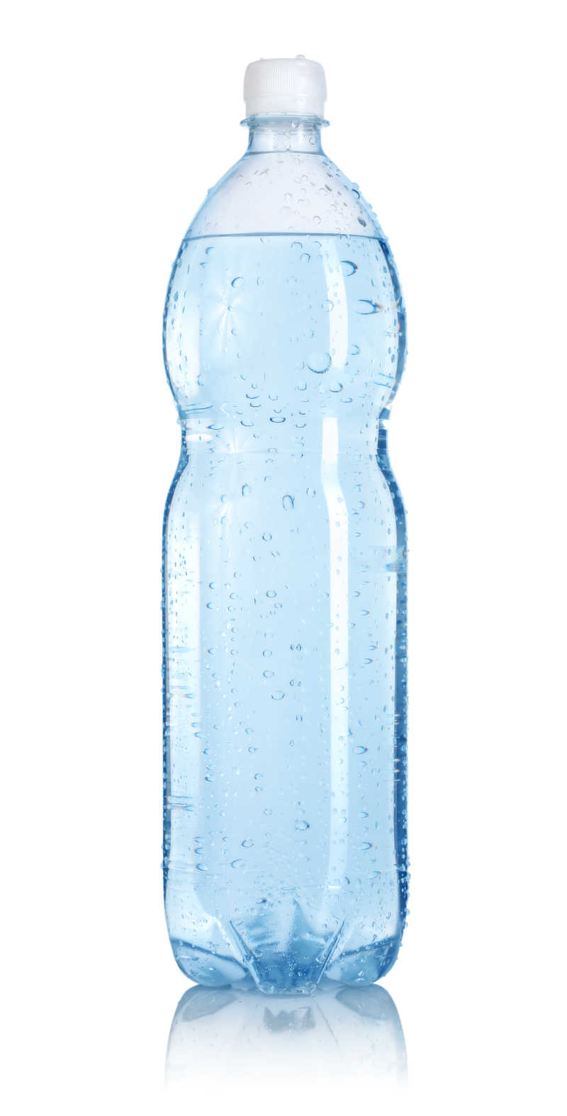装满纯净水的塑料瓶