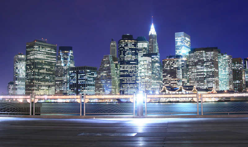 曼哈顿夜灯天际线