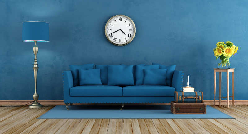 复古蓝色客厅蓝色的沙发灯和地毯