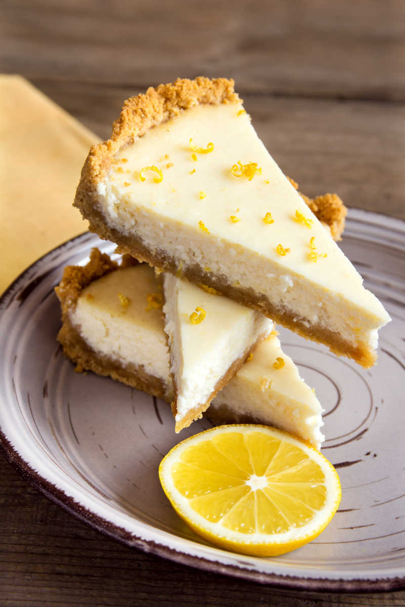 美味的自制柠檬芝士蛋糕片
