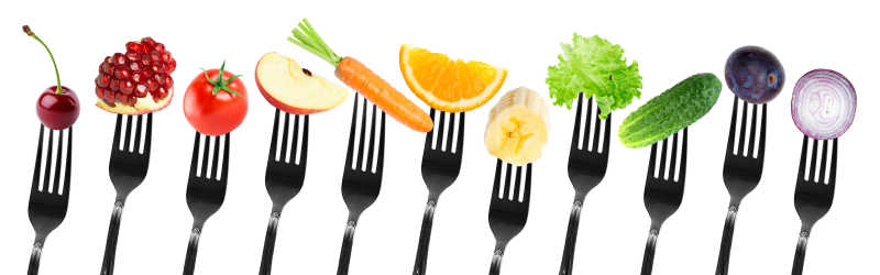在白色背景上叉叉水果和蔬菜