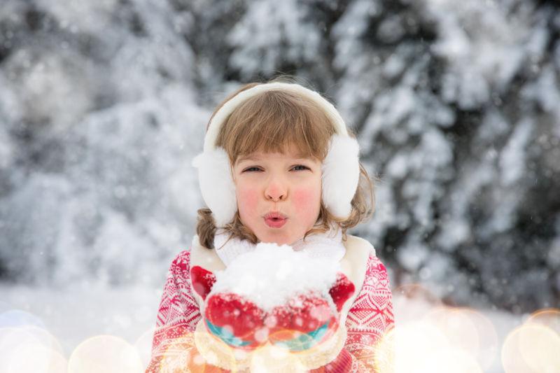 下雪的冬季