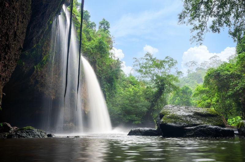 美丽的泰国苏亚特瀑布风景