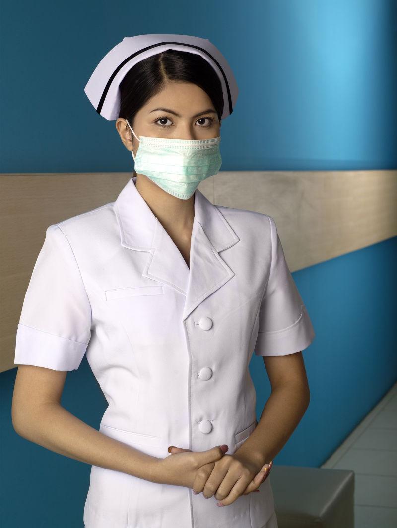 医疗美容整形戴手术口罩的护士