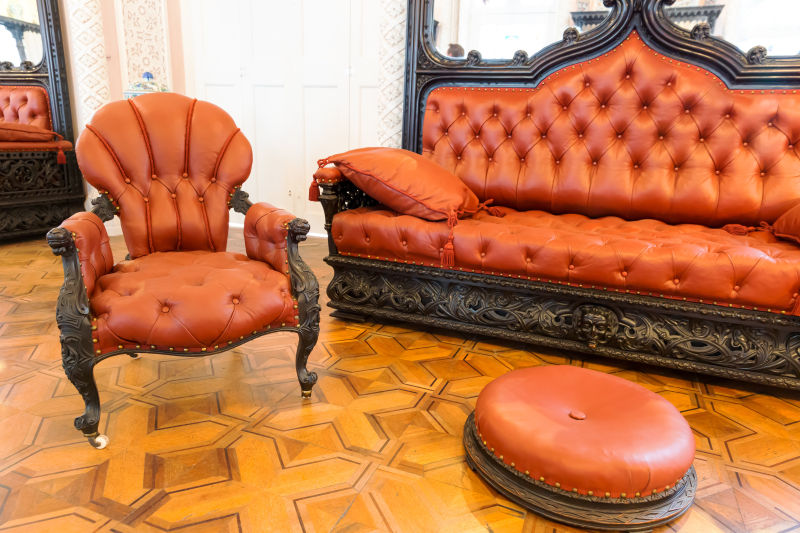 古典的沙发与椅子