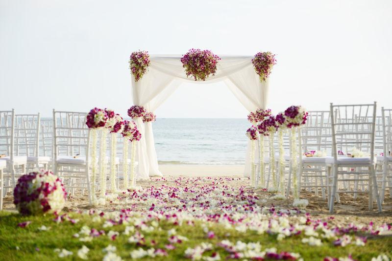 海滩上的结婚典礼