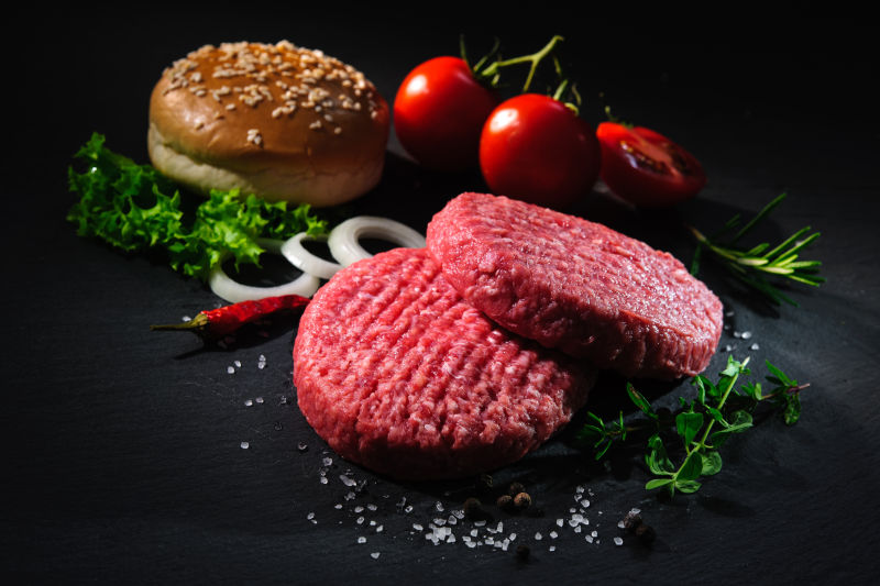 牛肉肉饼和其他汉堡包的配料