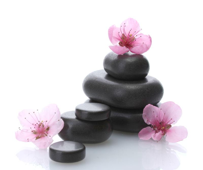 水疗专用黑色SPA石和粉红色的樱花