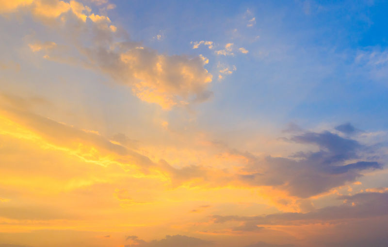 晚霞里的天空