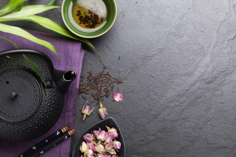 亚洲茶壶与玫瑰茶
