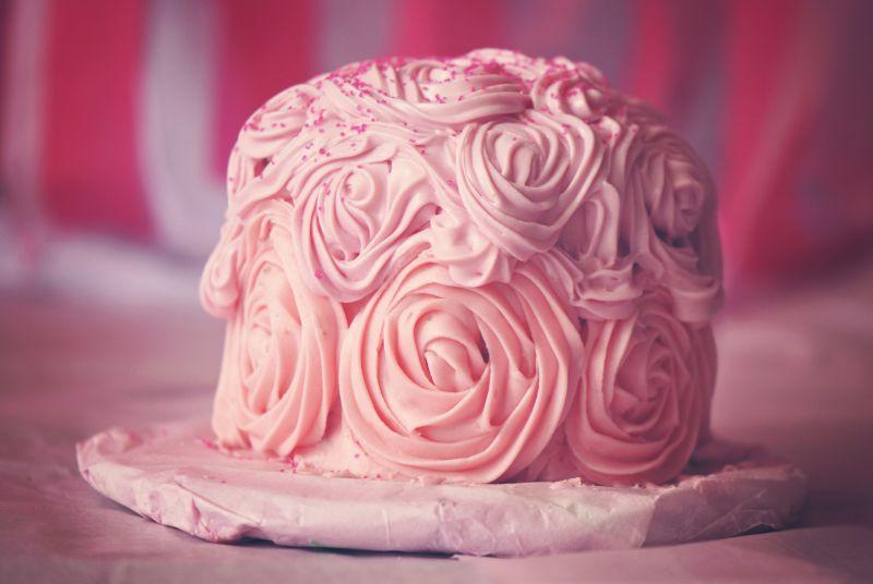 粉色奶油花朵蛋糕