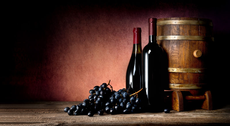 葡萄酒与葡萄酒木桶