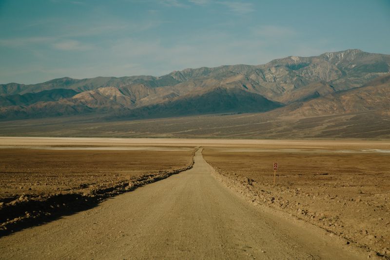 荒无人烟的道路