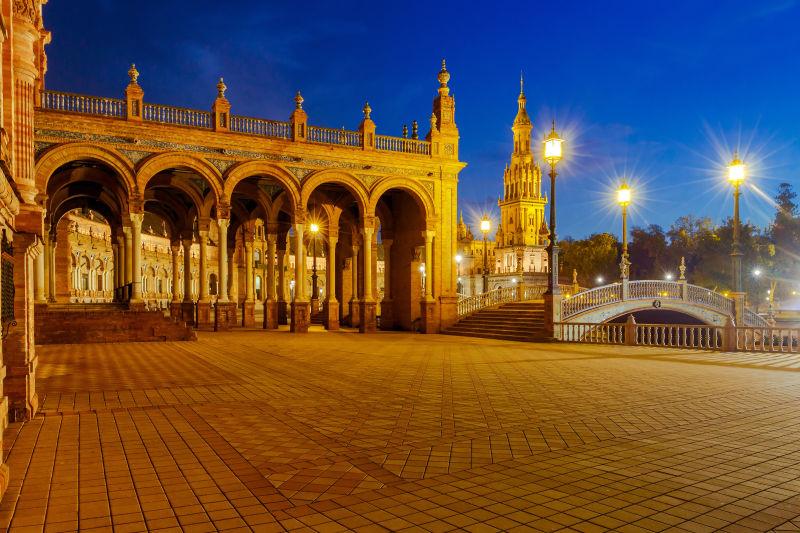 夜色美丽的西班牙广场