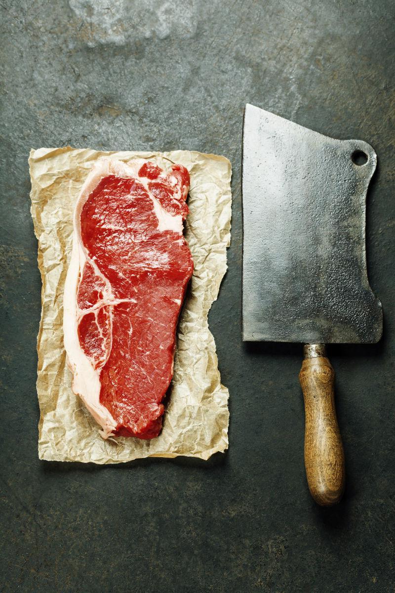 菜刀和生牛肉