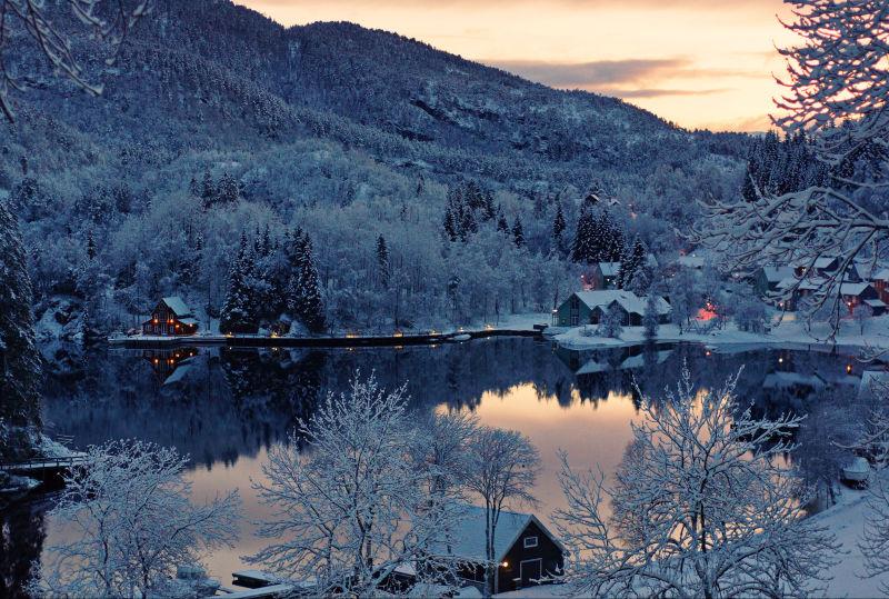 冬季美丽的湖面风景