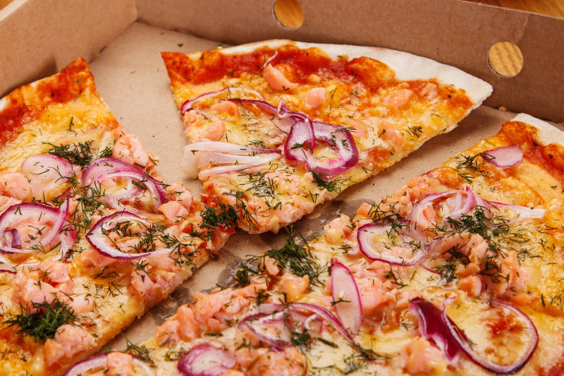 纸盒里的披萨