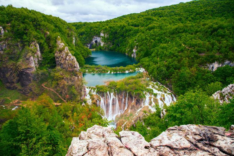 克罗地亚国家公园里美丽的瀑布