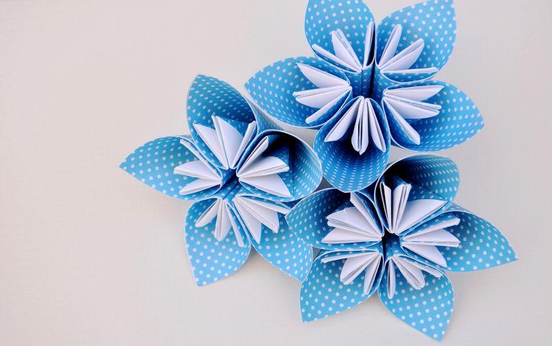 蓝色折纸花