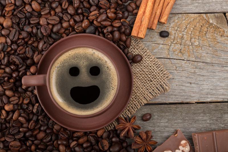 咖啡杯上的笑脸