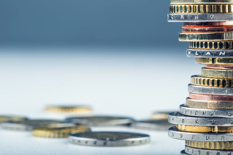 堆叠在一起的硬币