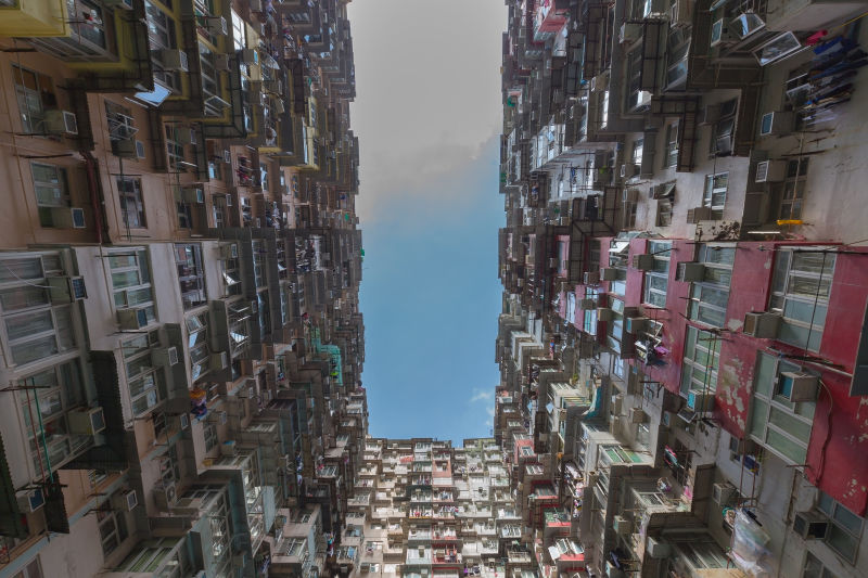 香港城市拥挤的住宅公寓