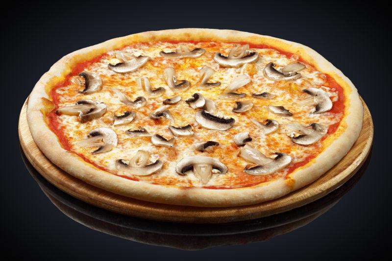蘑菇奶酪披萨