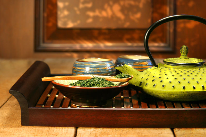 一杯温暖的绿茶