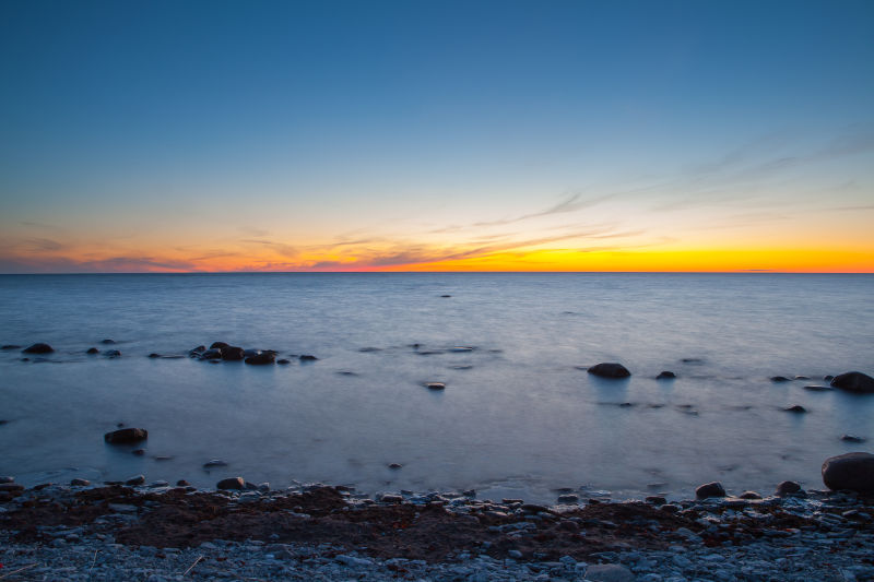 爱沙尼亚岛的岩石海岸