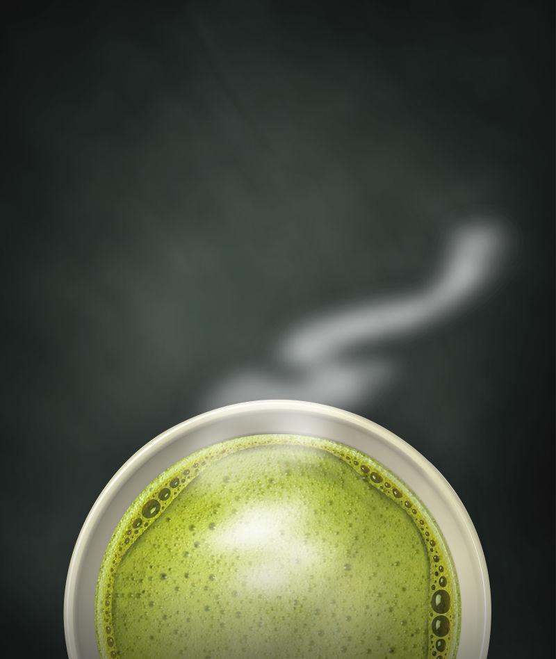 一杯冒着热气的绿茶