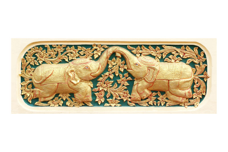 金色大象雕刻装饰