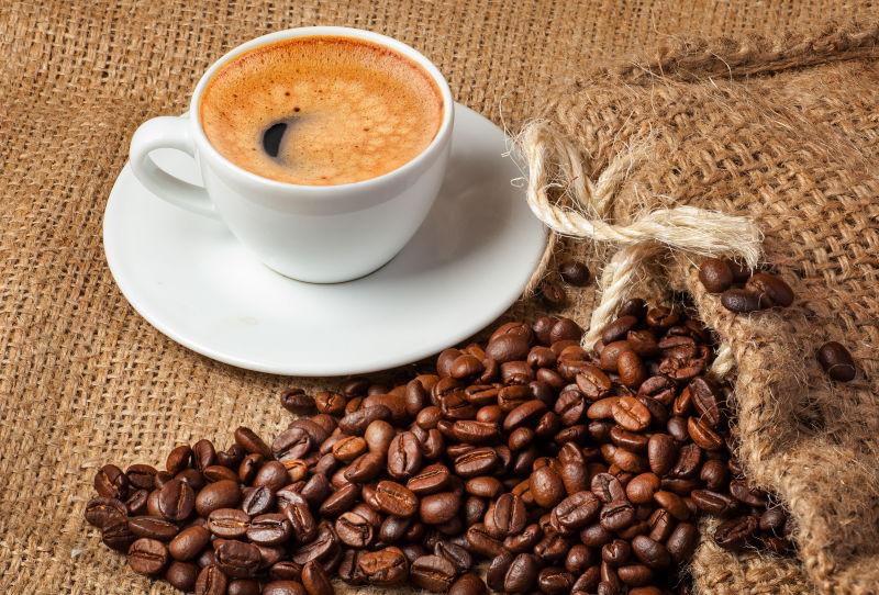 咖啡豆以及咖啡