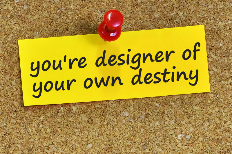 你是你自己命运的设计师在黄色笔记纸上