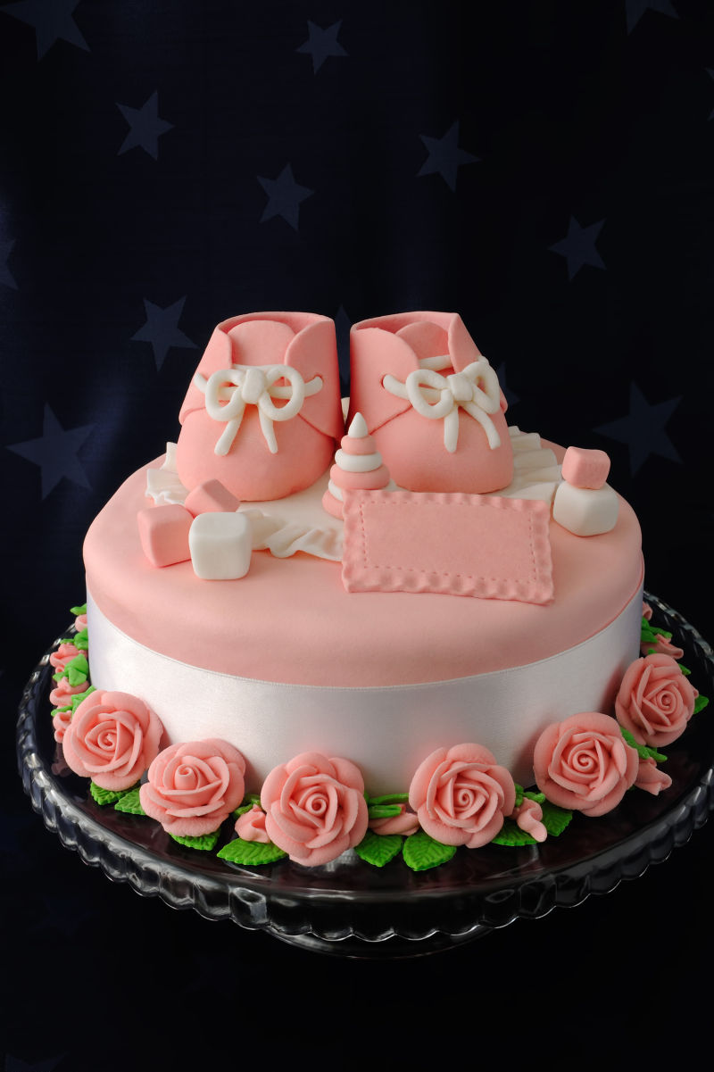 粉色的玫瑰花生日蛋糕