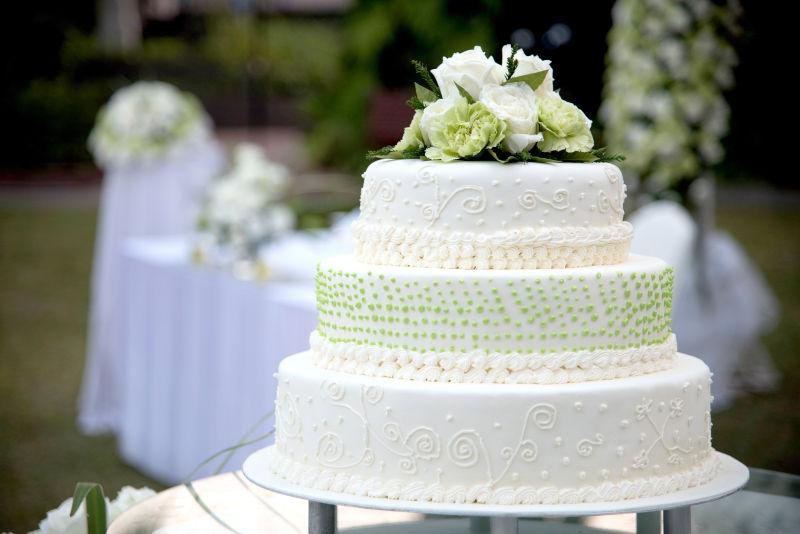 浅绿色婚礼蛋糕