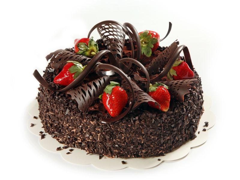 白色背景草莓巧克力蛋糕