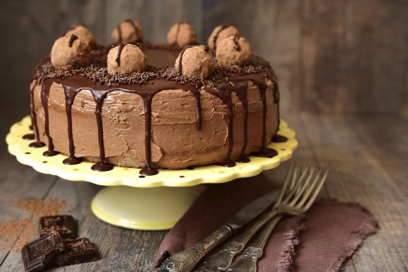 自制美味的巧克力蛋糕