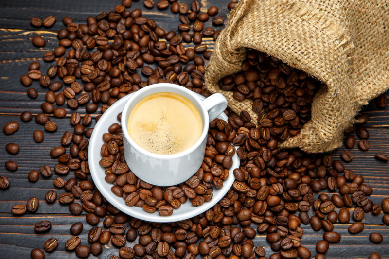 咖啡饮品与咖啡豆