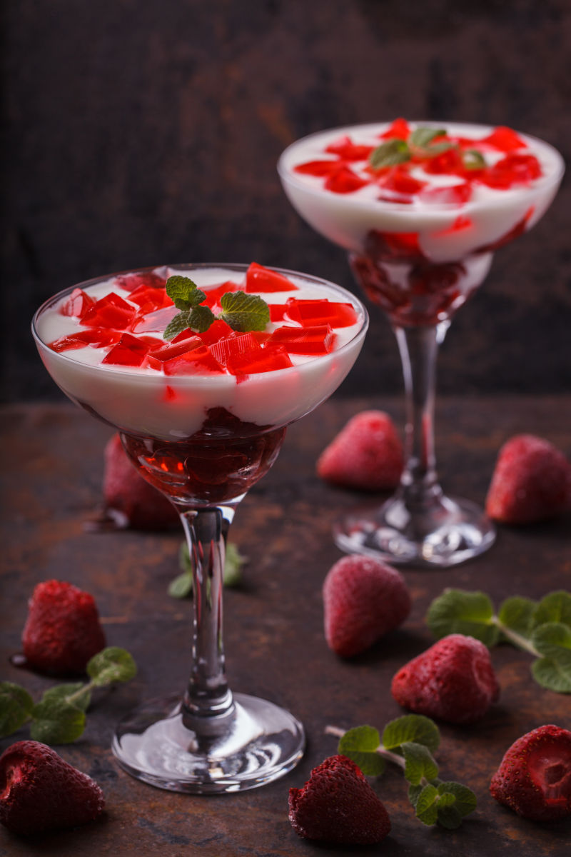 草莓酸奶果冻