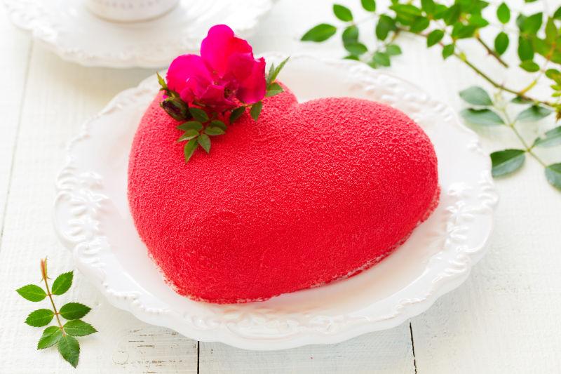 情人节红色心形蛋糕