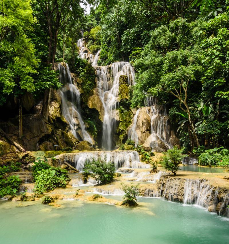 美丽的大自然瀑布风景