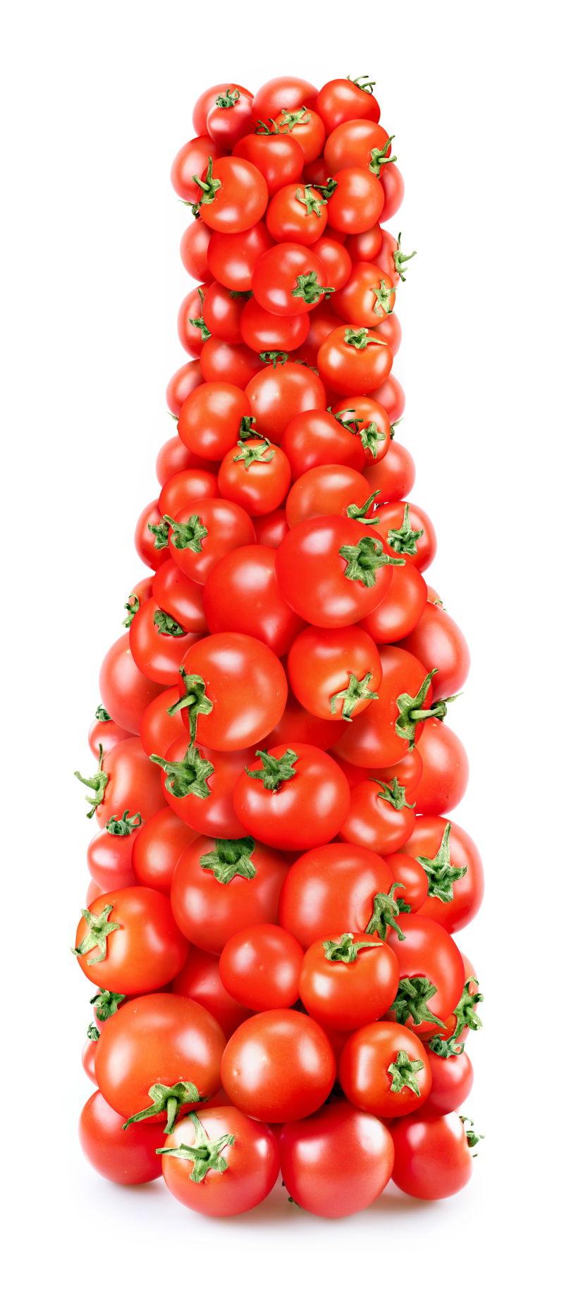 堆成塔状的西红柿