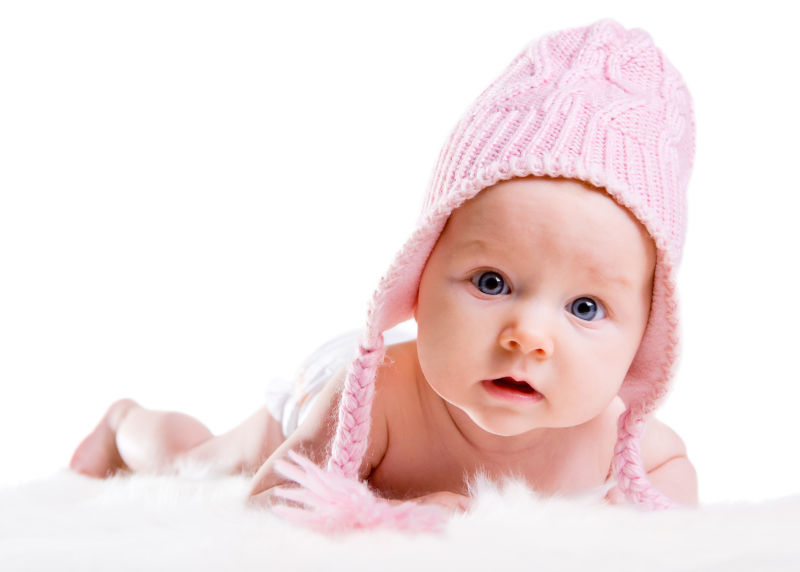 粉色帽子的婴儿