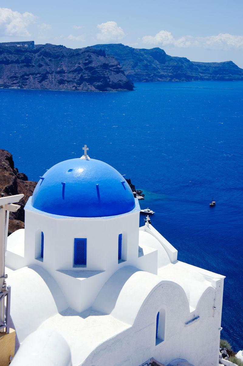 希腊海边的蓝色城堡