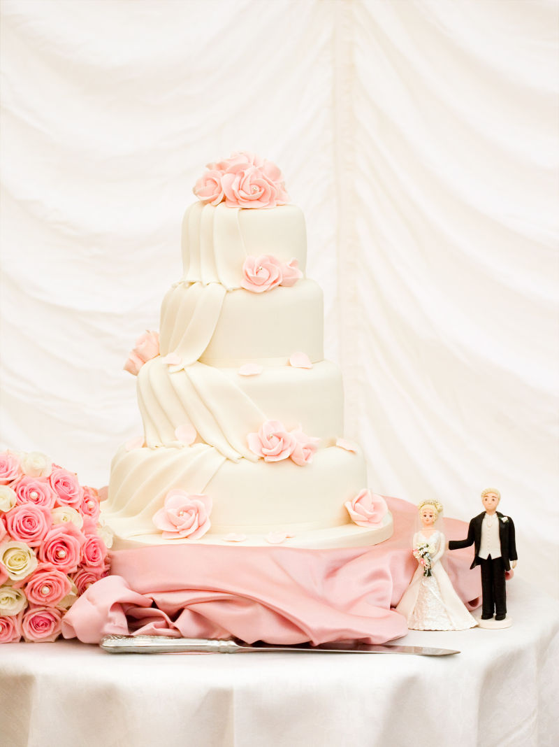 结婚的洁白蛋糕