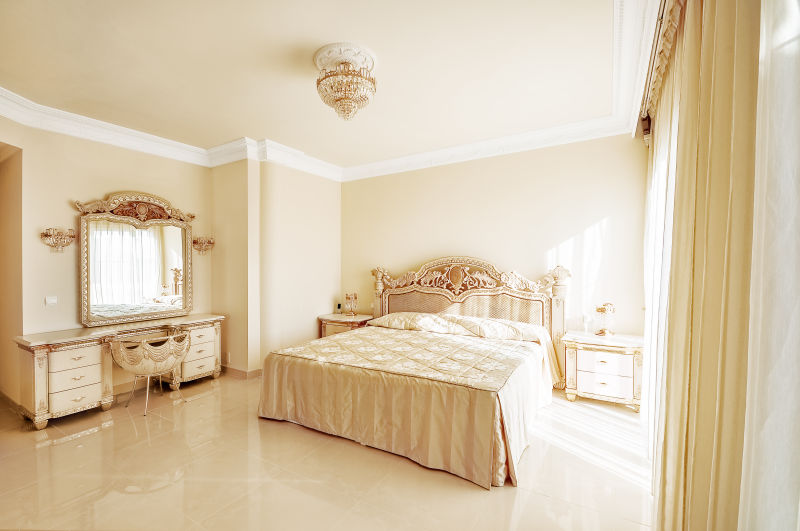 奢华的卧室一张大床和一张梳妆台的设计