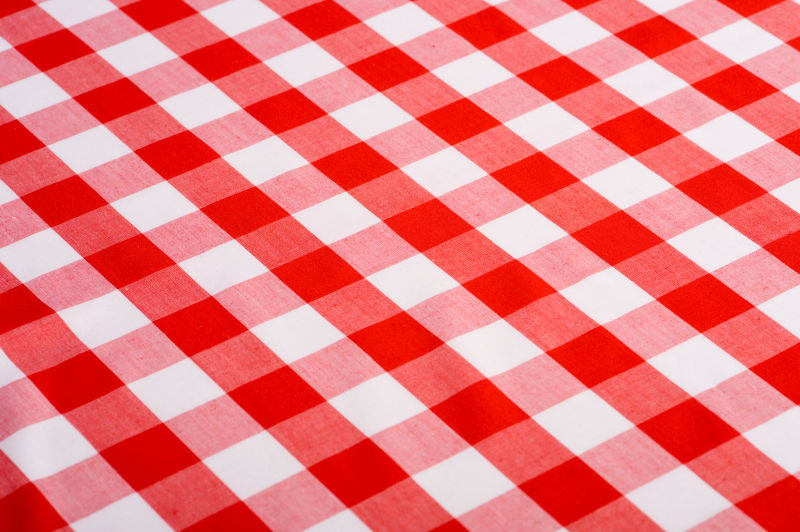 红白色格子桌布