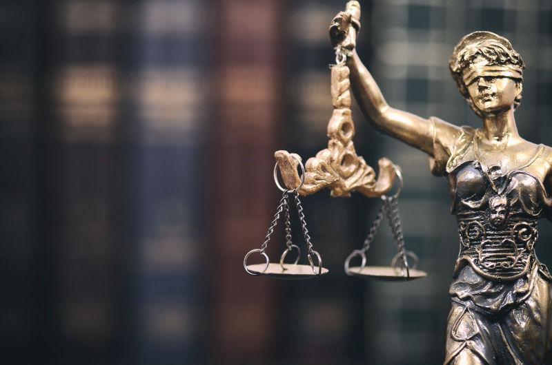 法律和法庭平衡与权力的符号